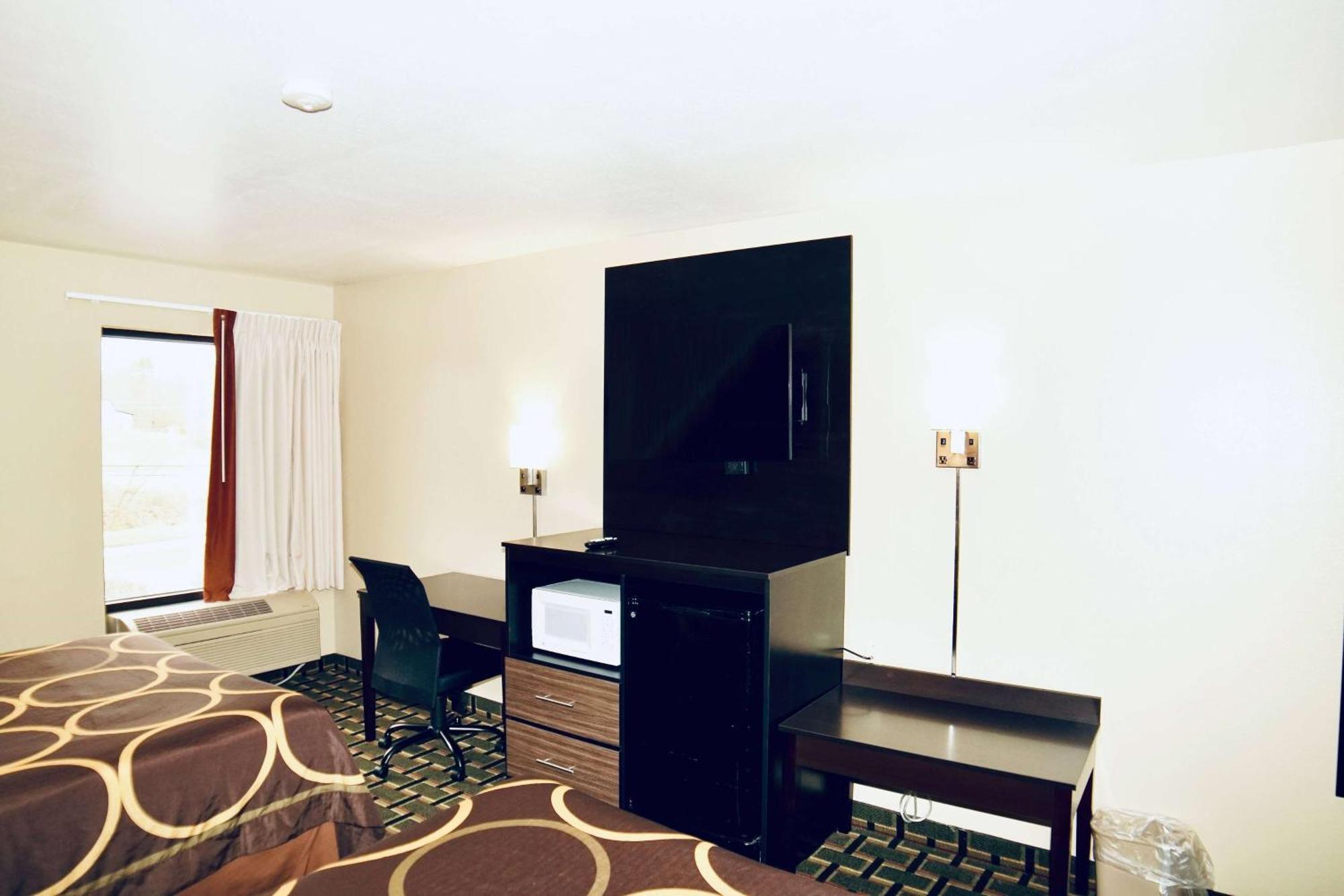 Super 8 By Wyndham Crossville Tn Exterior photo